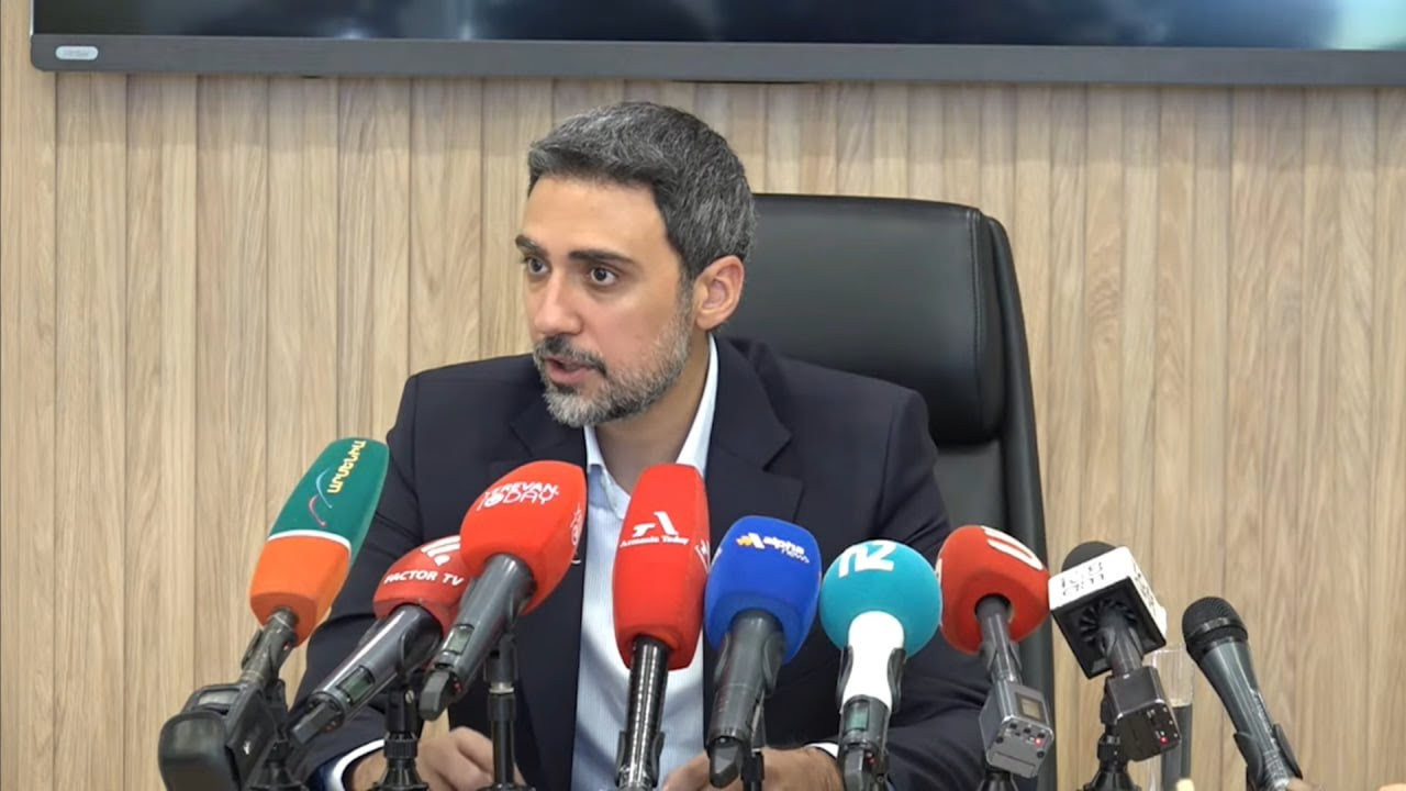 «Վստահո՞ւմ եք Սահմանադրական դատարանին»․ լրագրողը՝ Արամ Վարդևանյանին