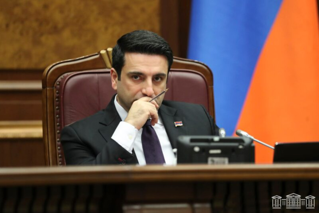 Ալեն Սիմոնյանը հրապարակել է պատգամավորի երդման առաջարկվող նոր տեքստը