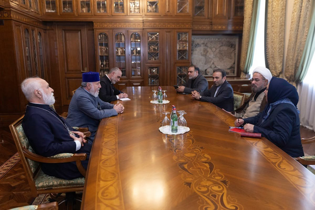 Ամենայն Հայոց Կաթողիկոսն ընդունեց  «Էսրա» միջազգային հիմնադրամի նախագահին