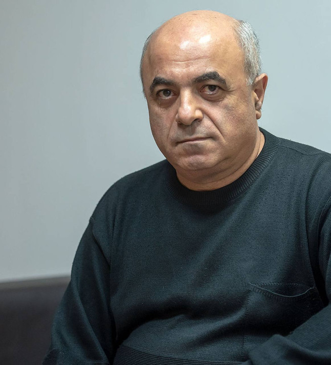 Խուզարկում են Երվանդ Բոզոյանի բնակարանը