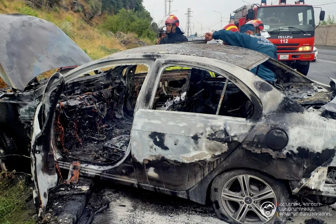 Երևանի Թբիլիսյան խճուղում մեքենա է այրվել