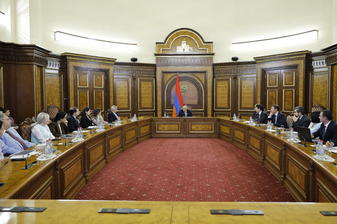 Փաշինյանը քննարկել է կուսակցություններին և ԶԼՄ-ներին վերաբերող հարցեր