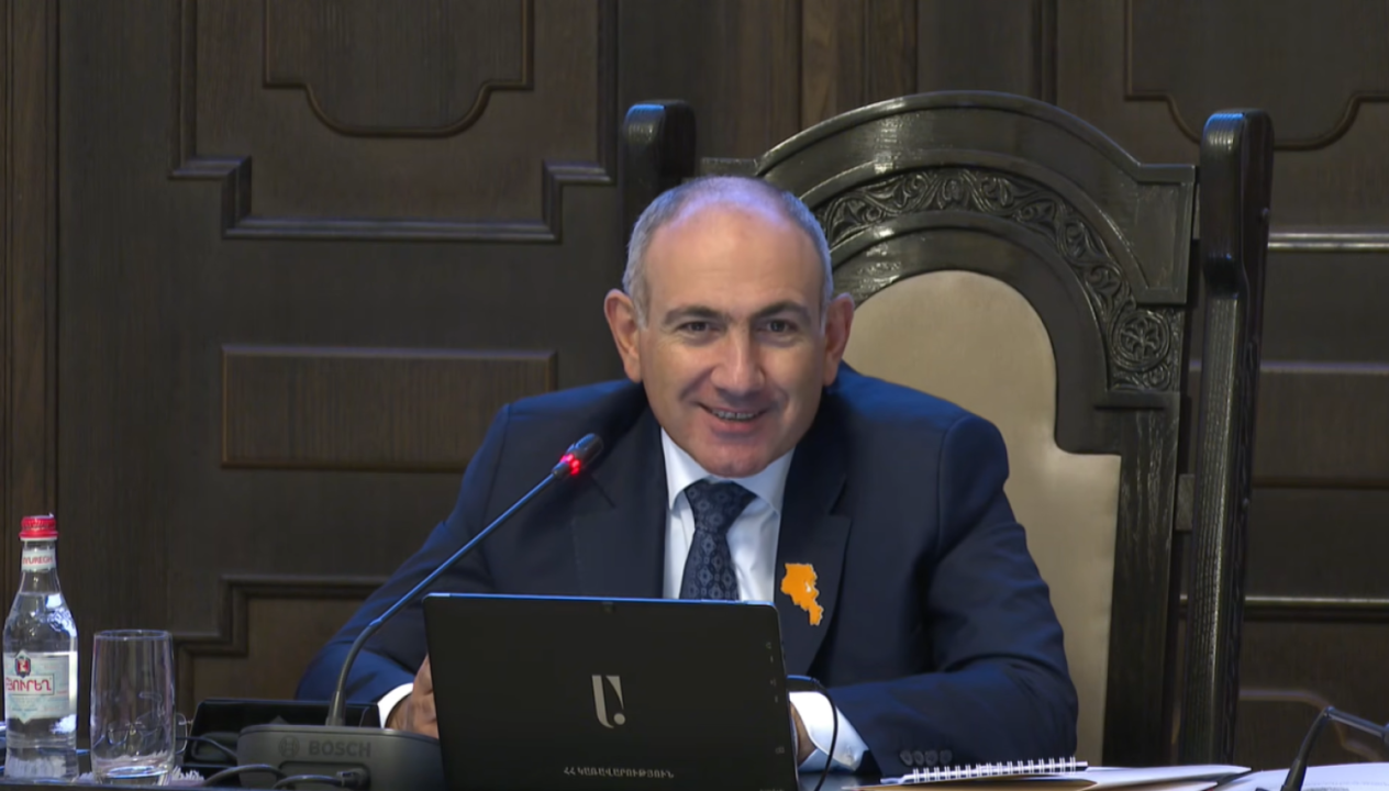 «Հորս արև, ձեր անձնական տվյալների հետ գործ չունենք»․ Փաշինյանը՝ հեռախոսների վերահսկման մասին