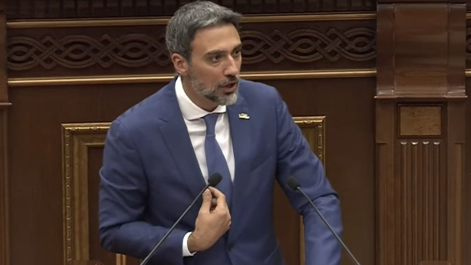 «Մի՛ կռվեք Արարատ սարի հետ»․ Արամ Վարդևանյան