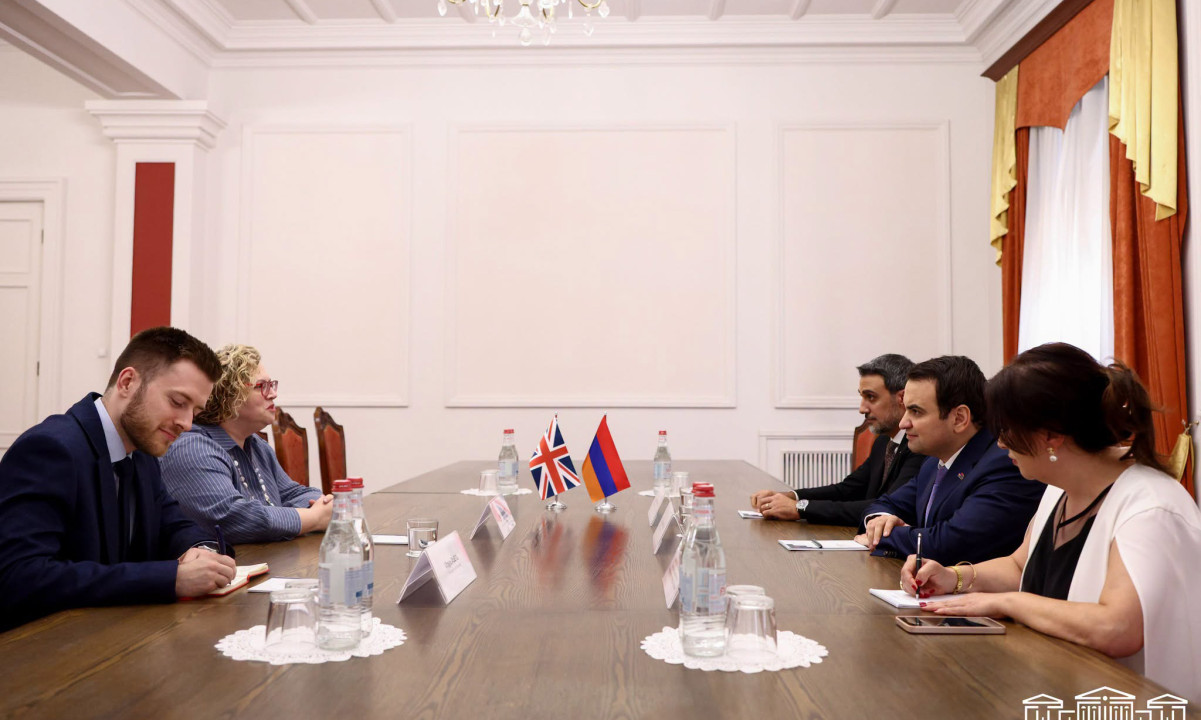«Ուժեղ Հայաստան» խմբակցության ղեկավարը հանդիպել է Մեծ Բրիտանիայի դեսպանին