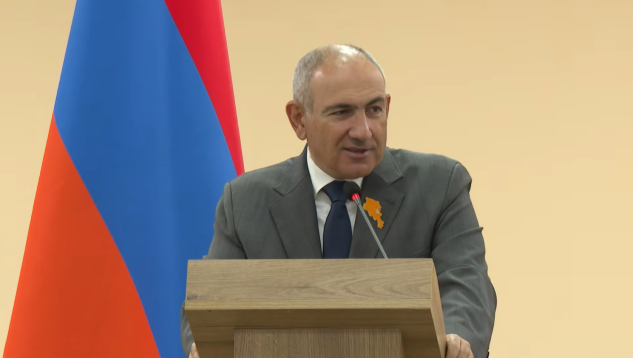 «Ծանոթս աշխատանքի համար մոտեցավ ինձ, ասաց՝ 2 դիպլոմ ունեմ, բայց տաքսի եմ քշում»․ Փաշինյան