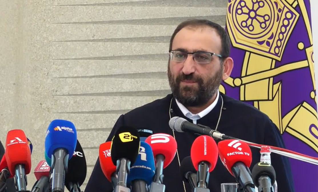 «Չի բացառվում՝ ինչ-որ մարդիկ իրենց ընտանեկան արխիվից ինտիմ տեսանյութեր են հրապարակել». Արշակ Սրբազան