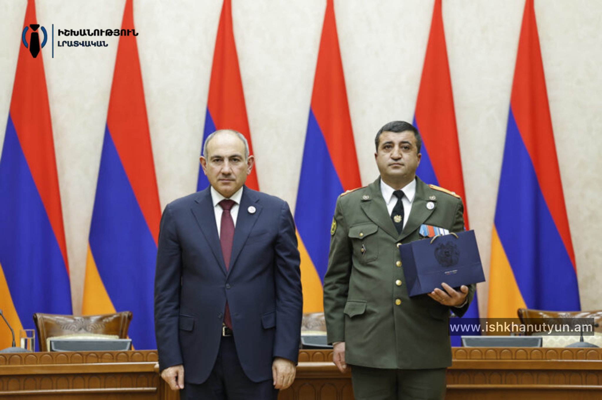 Փաշինյանը մի խումբ զինծառայողների պարգևատրել է ՀՀ վարչապետի հուշամեդալով