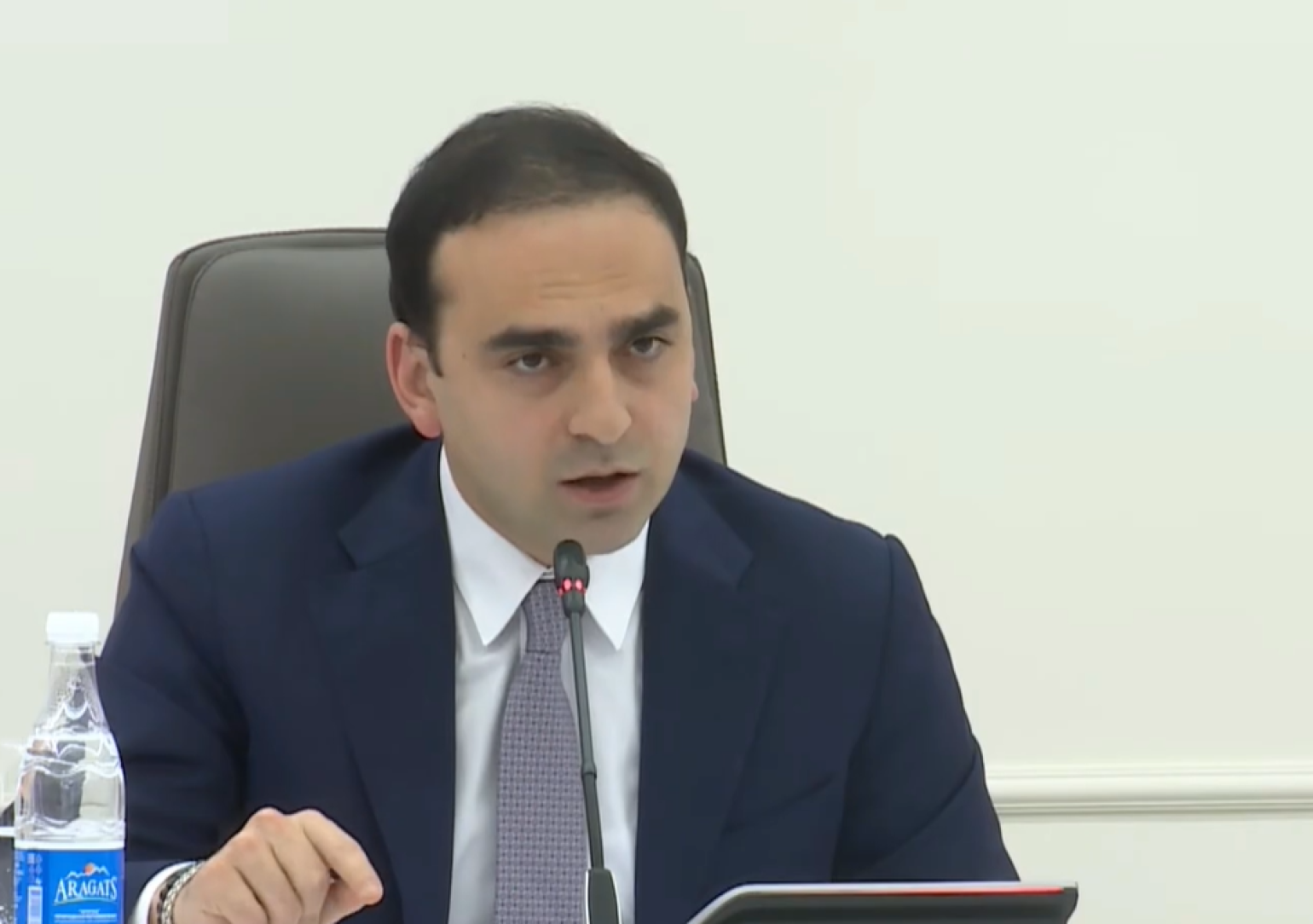 Տրանսպորտում ունեցել ենք տհաճ միջադեպ. hարձակվել են վարորդի վրա, 3 անձ ձերբակալվել է. Տիգրան Ավինյան