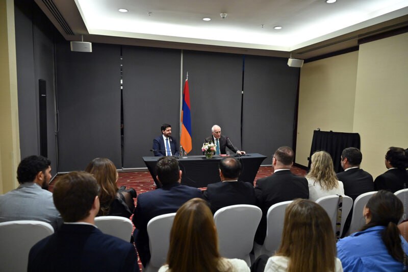 Վահագն Խաչատուրյանը հանդիպել է Չիլիի հայկական համայնքի ներկայացուցիչների հետ