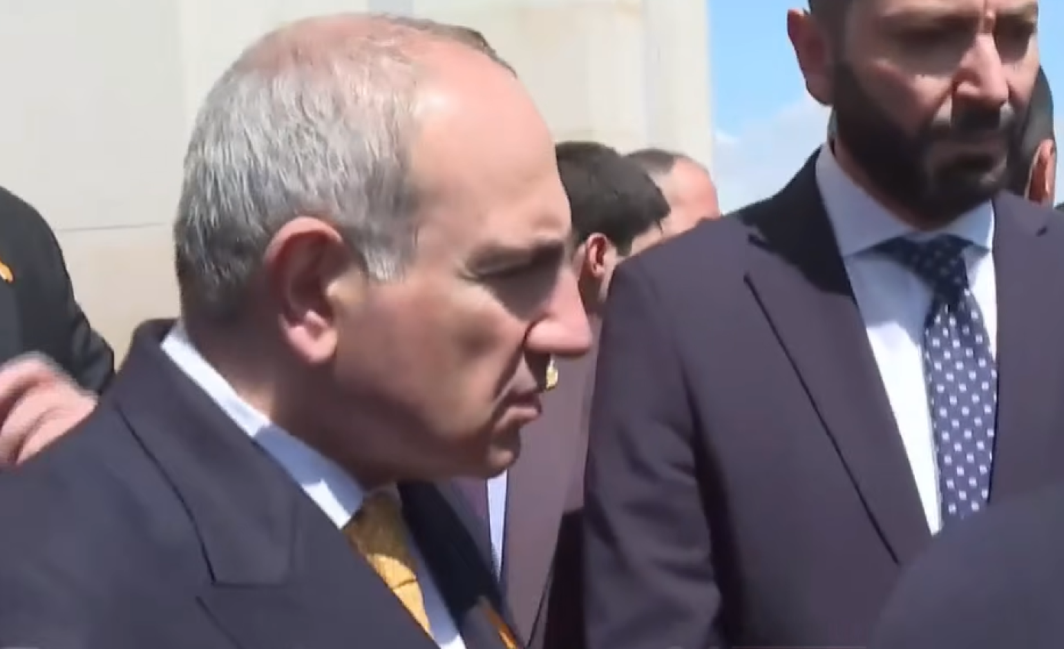 Այսքան տարի ինչո՞ւ չէիք գալիս մեր եկեղեցի. այցն ընտրությունների հետ է կապվա՞ծ. եզդի կինը՝ Փաշինյանին