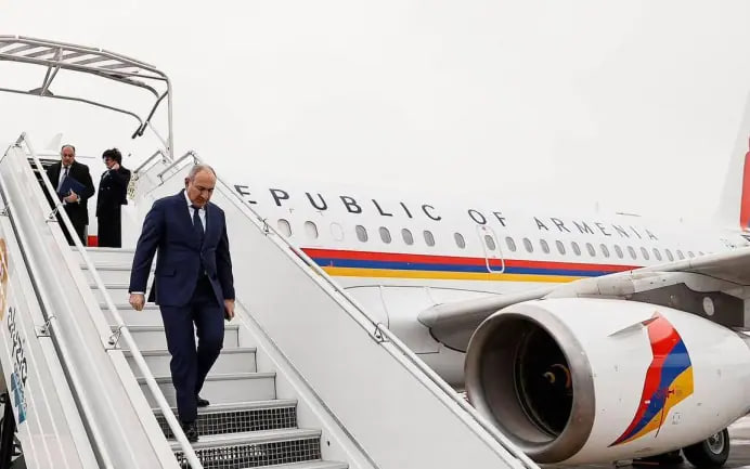 Փաշինյանը պաշտոնական այցով մեկնել է ԳԴՀ
