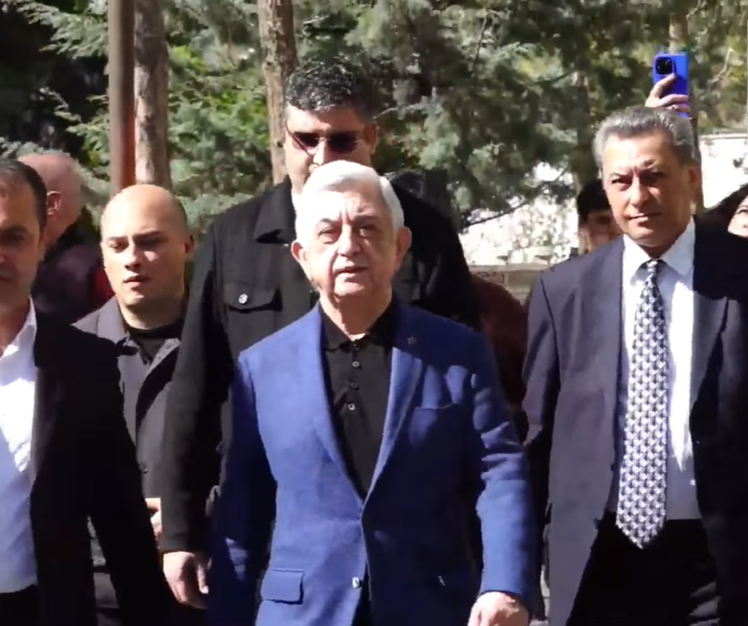 Բա ի՞նչ անեմ, ու՞ր գնամ,Ղարաբա՞ղ. Սերժ Սարգսյանը՝ իր ներկայության հետ չհաշտվողների մասին հարցին ի պատասխան