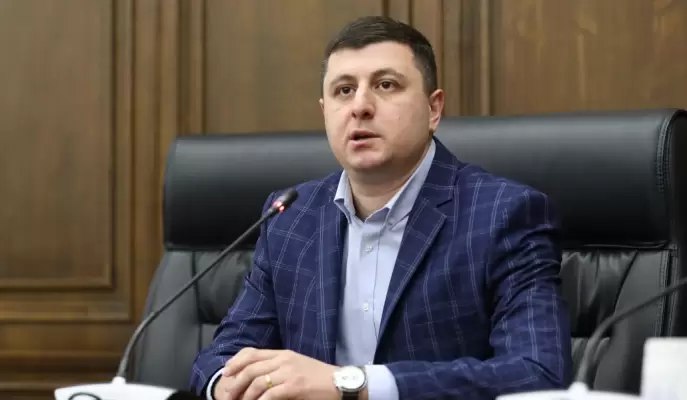 Պարզ է, որ ՔՊ-ին Վաղարշապատը վերցնելն անհրաժեշտ է Վեհարանի դեմ գործողությունների համատեքստում. Տիգրան Աբրահամյան