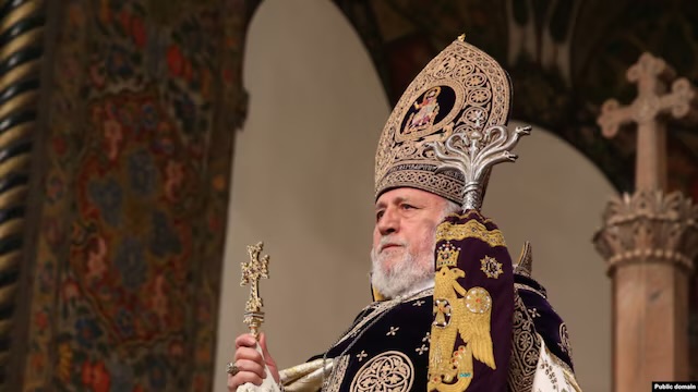 Կաթողիկոսի եղբոր ու եղբորորդու գործը հանձնել են դատարան