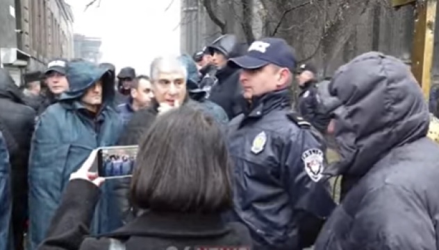 Գյումրիում բերման են ենթարկվեց քաղաքացու, ով փորձում էր մտնել Յոթ Վերք եկեղեցի