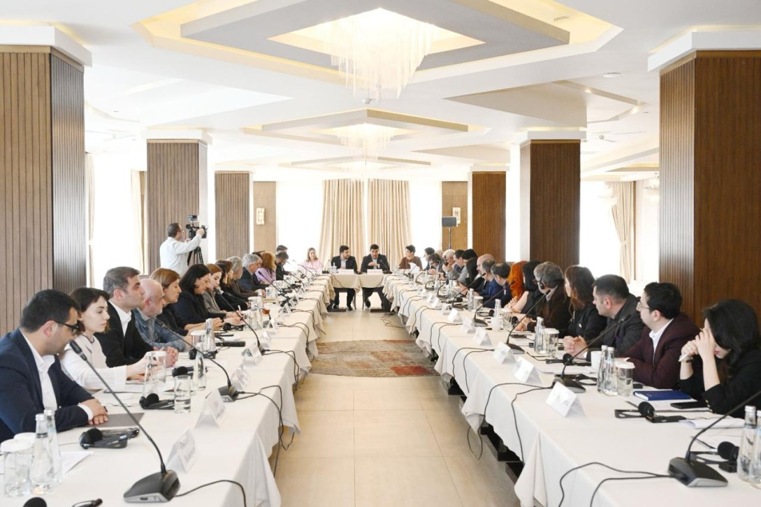 Կլոր սեղան Ադրբեջանում՝ հայերի ու ադրբեջանցիների մասնակցությամբ